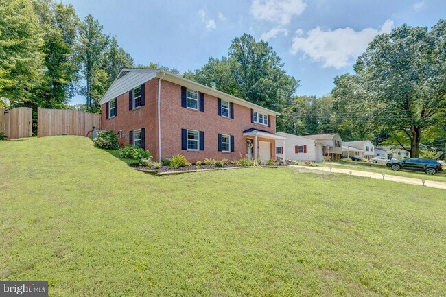 Photo - 4725 Springbrook Dr