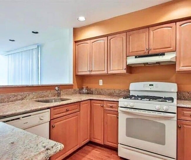 Photo - 700 Mainsail Ln