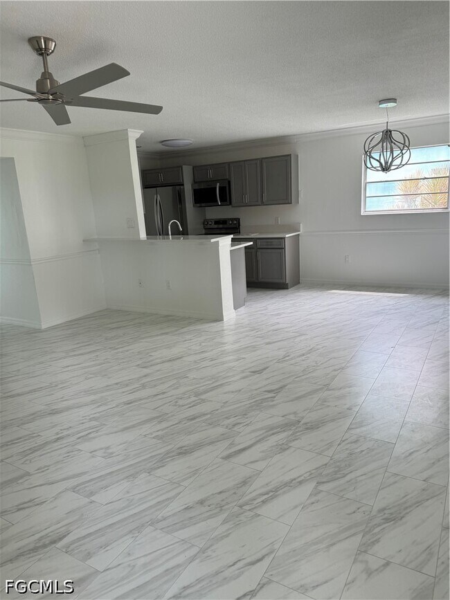 Photo - 3225 E Riverside Dr Unidad 54E