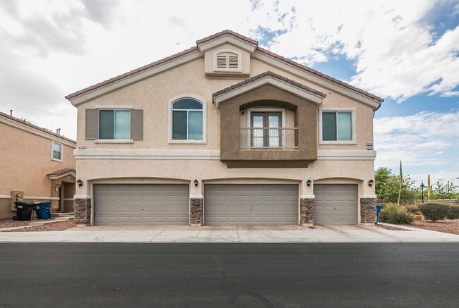 Building Photo - Stunning 2 Bedroom gem! Rental