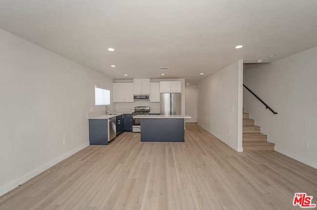 Building Photo - 204 E 29th St Rental