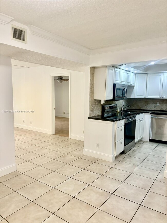 Photo - 470 NW 20th St Unit 211