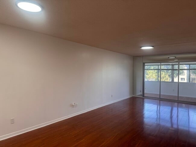 Photo - 3178 Via Poinciana Unit 303