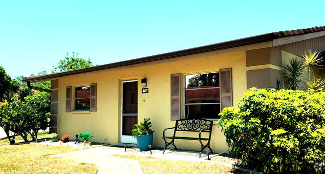 Building Photo - 4417 Tecumseh Trl Unit 4417 TECUMSEH Rental