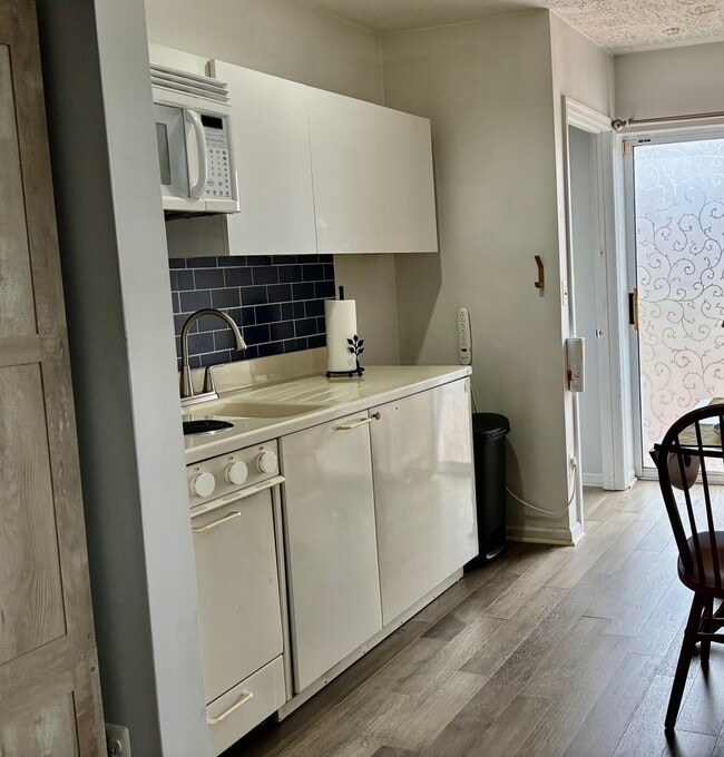 Photo - 2840 Hollymead Dr Unit B