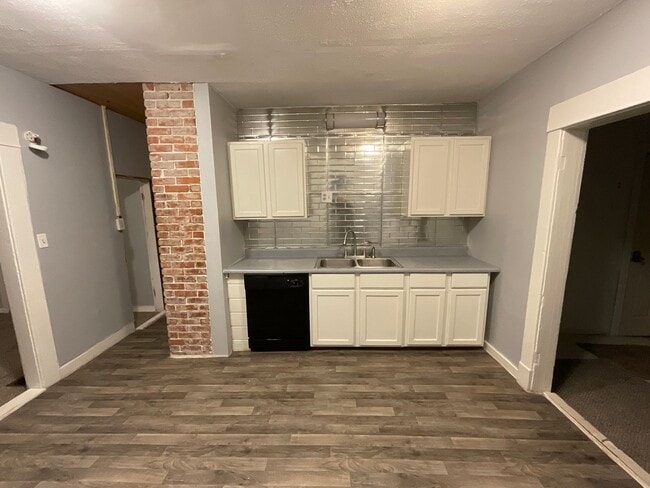 Photo - COLLEGE PRE-LEASING