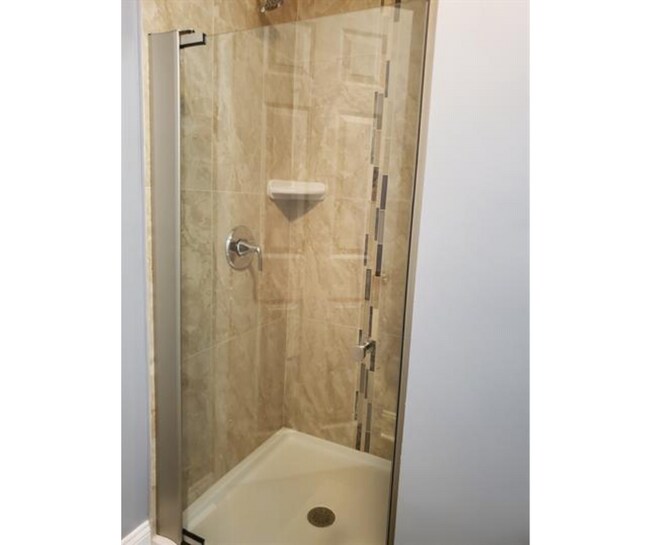 Photo - 1607 Division St Unit 3A  W/private bath