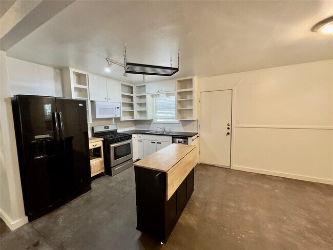 Photo - 4708 Red River St