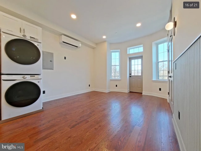 Photo - 1613 N 33rd St Unidad B