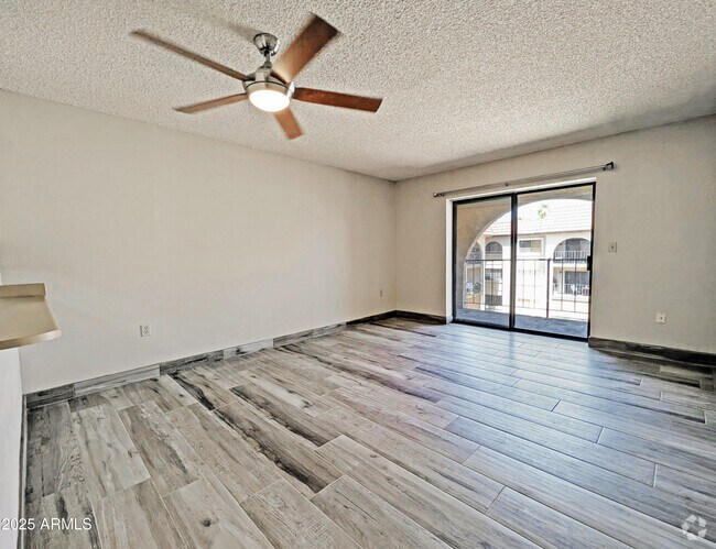 Building Photo - 3033 E Devonshire Ave Unit 3034 Rental