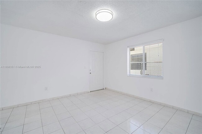 Photo - 3437 SW 25th St