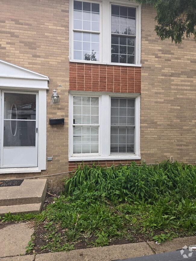 Building Photo - 2110 Hebron Ave Rental