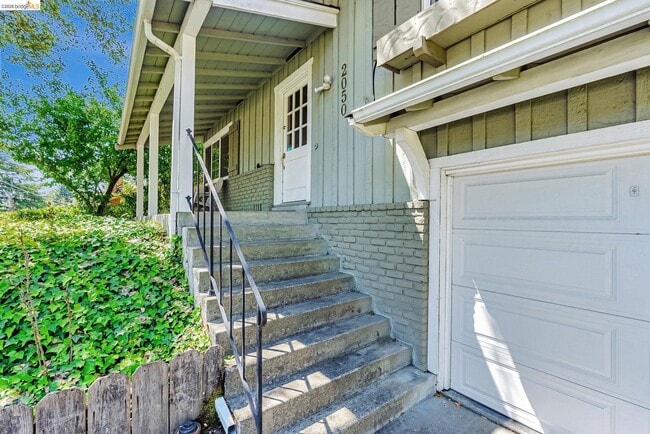 Photo - 2050 Donald Dr