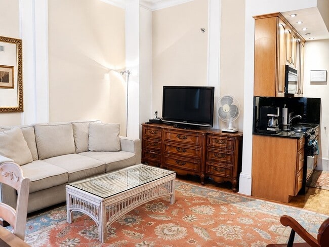 21 Beacon St Unit 3R