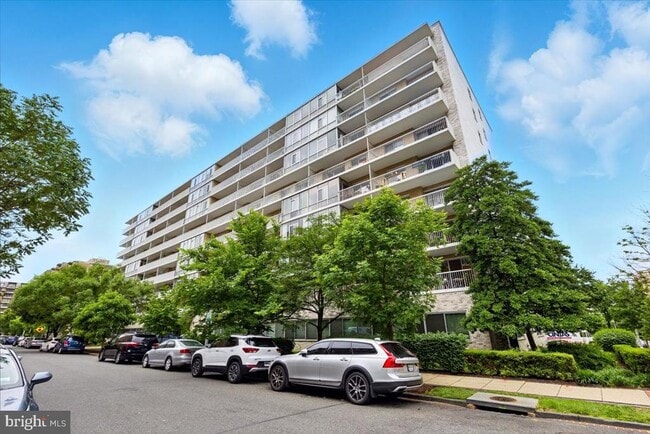 Building Photo - 730 24th St NW Unit 715