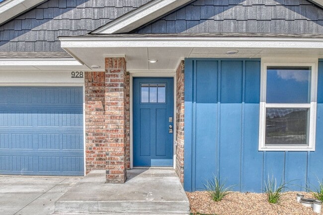 Photo - Brand New Construction in Varenna Landing!