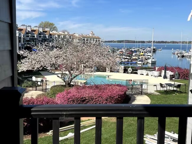 Photo - 18857 Vineyard Point Ln Unit Dockside