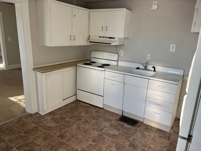 Photo - 2141-2143 Wealthy Unit 2143 1/2 Wealthy