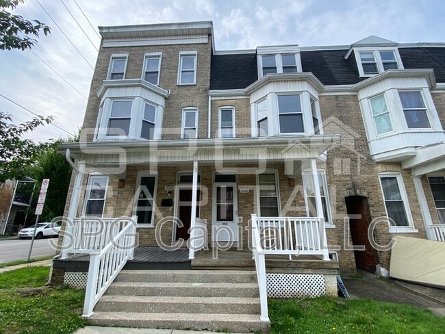 Building Photo - 252 W Jackson St