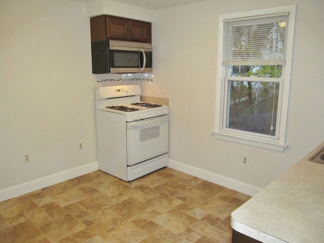 Photo - 146 E Cliff St Unit 2