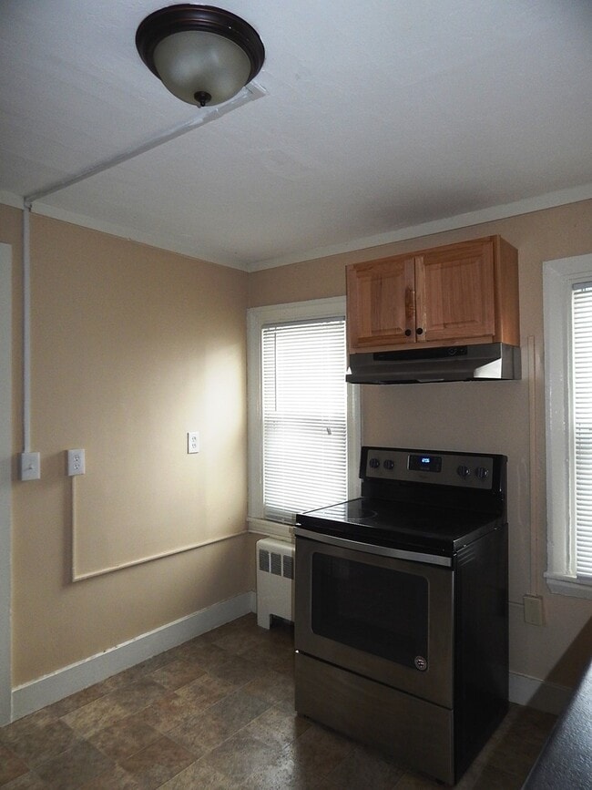 Photo - 110 Essex St Unit Apt #4