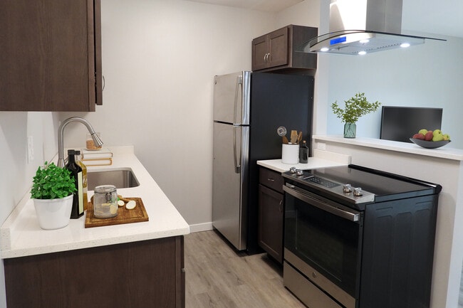 1BD Flat Kitchen - Forest View On 11th Unit 41