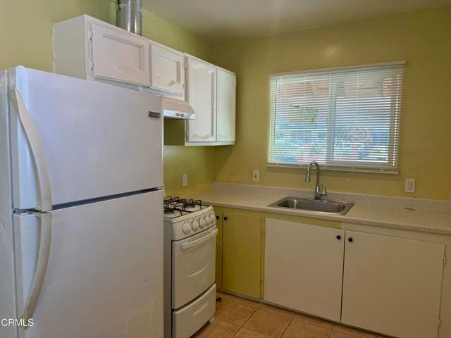 Photo - 15744 Saticoy St