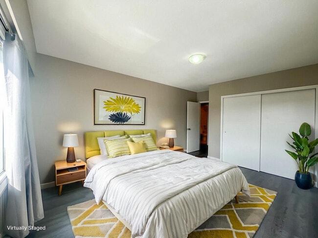 Building Photo - Mainstreet Central Apartments