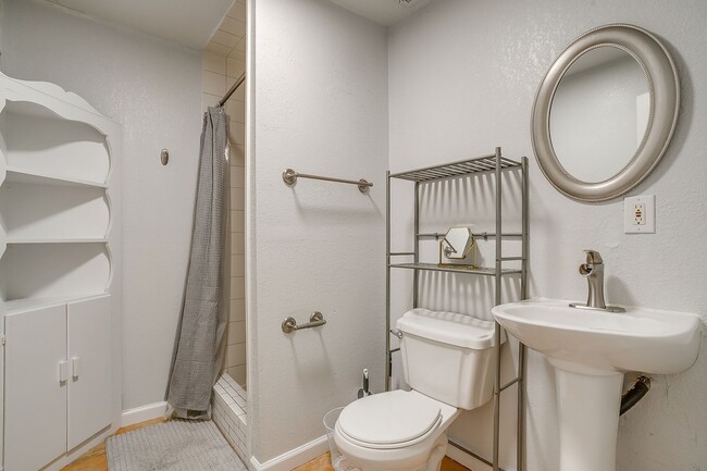 Photo - 3256 Greene Ave