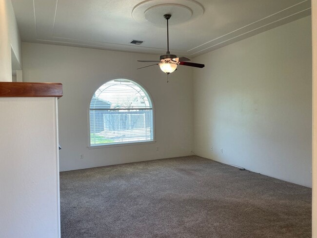 Photo - Stunning 3 Bedroom 2 Bath Home- Located in Friendly Central Point-Over 1600 Sq. Ft.