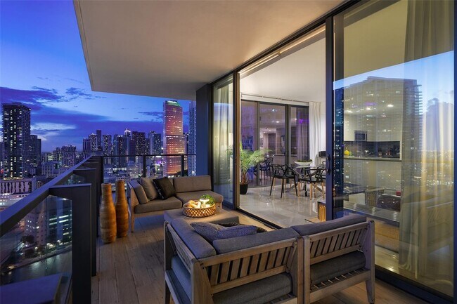 Building Photo - 68 SE 6th St Unit 2512 Rental