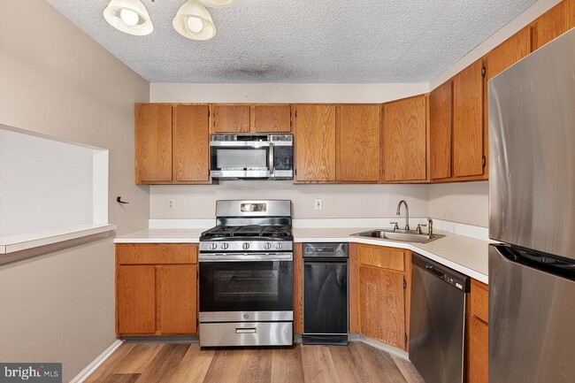 Building Photo - 41 Rickard Ct Unit 41