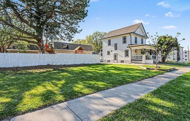Building Photo - 1341 N 45th St