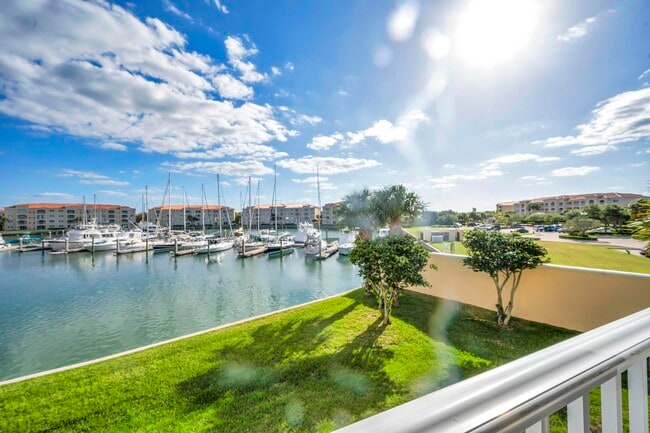 Photo - 10 Harbour Isle Dr W Unidad 206