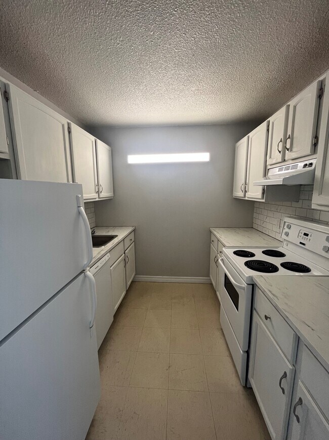 Photo - WELCOME TO THE SEACOAST TOWER - ONE BEDROOM APARTMENT AVAILABLE Unit 607