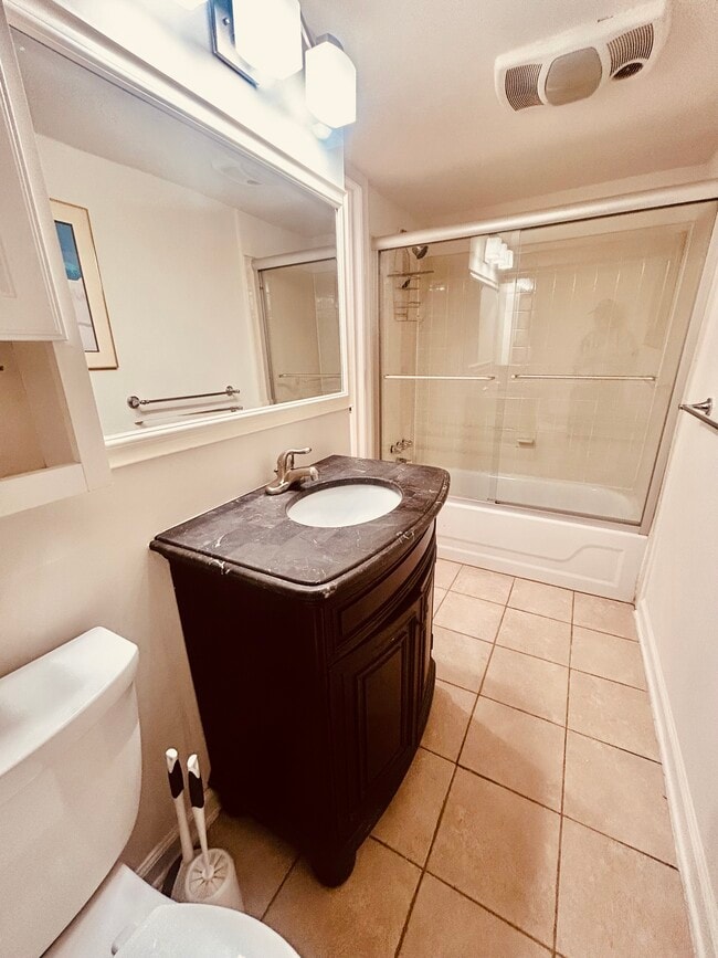 408 5th St SE Unit First Floor Apartment