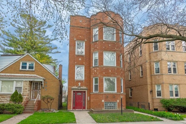 Building Photo - 8225 S Prairie Ave Unit 1