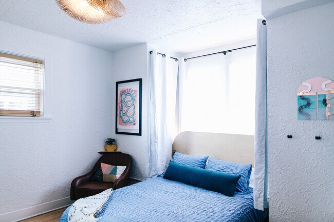 Lakeview Studio | Furnished, Util. Inc.
