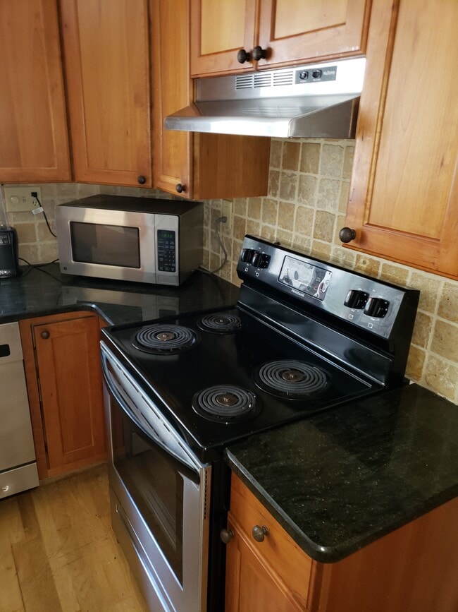 Photo - 27 Maple St Unit 2