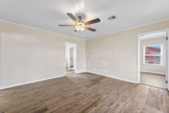 Photo - 921 W Midway St