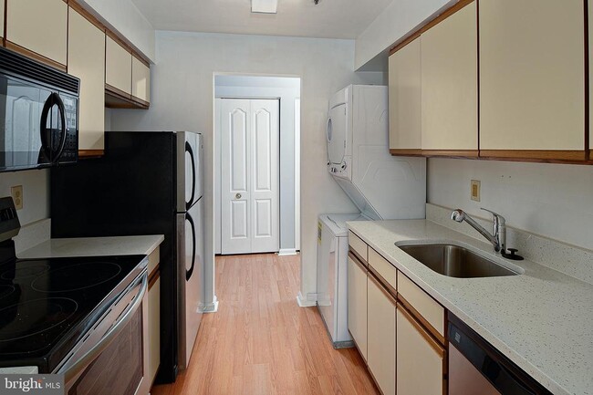 Photo - 8360 Montgomery Run Rd Unit G