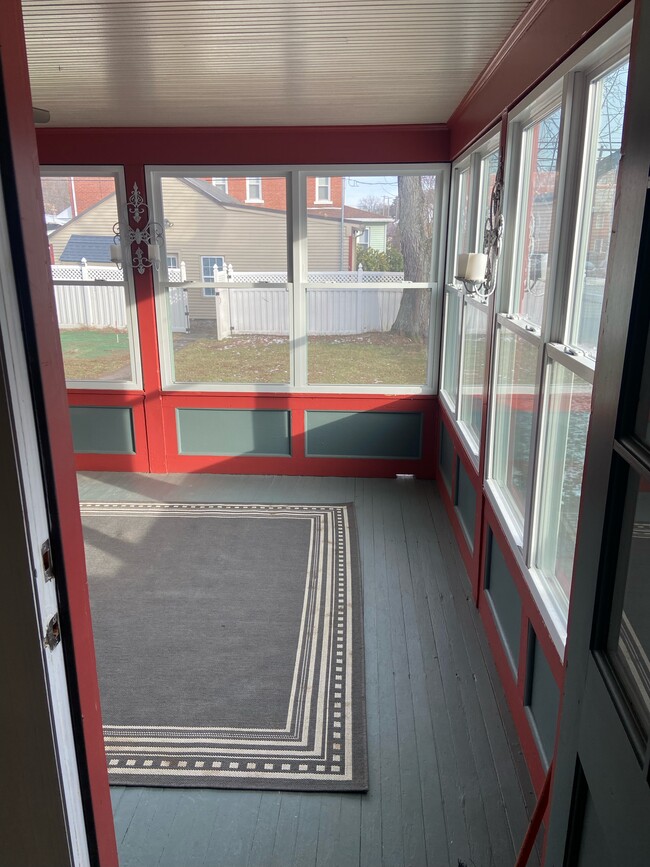 Photo - 305 N Front St