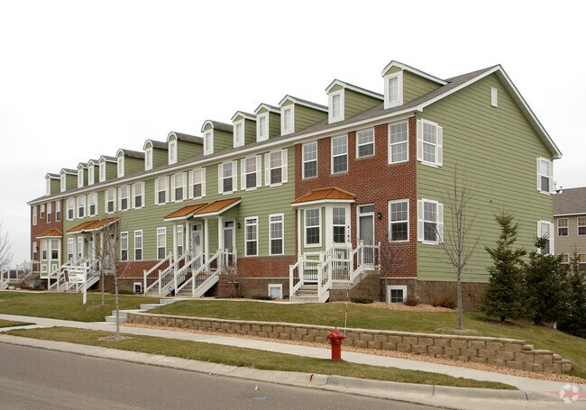 Photo - 4180-4270 Orleans Dr NE