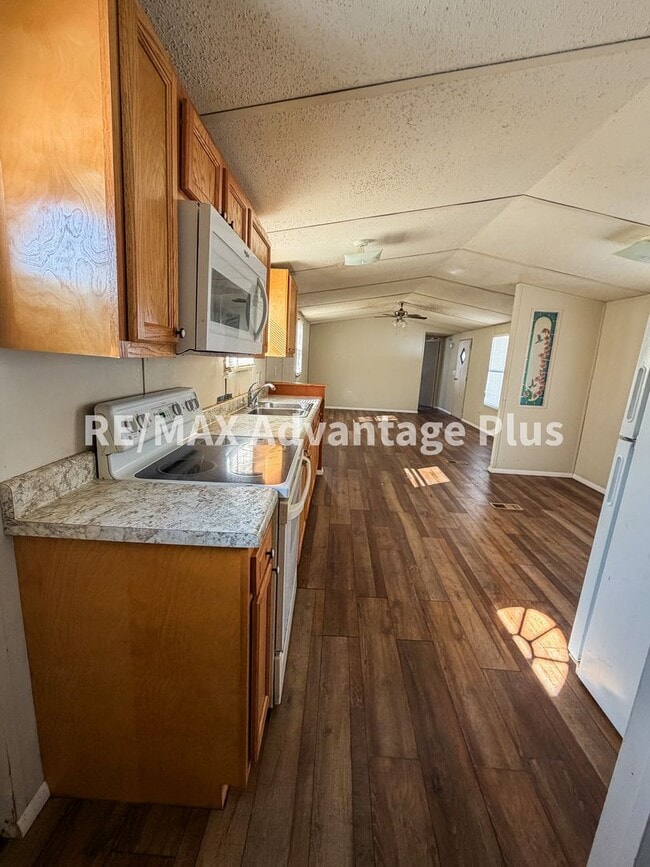 Photo - 29 Oak Ln