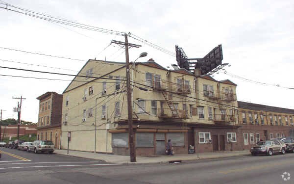 Photo - 60-62 Dayton Ave Apartments