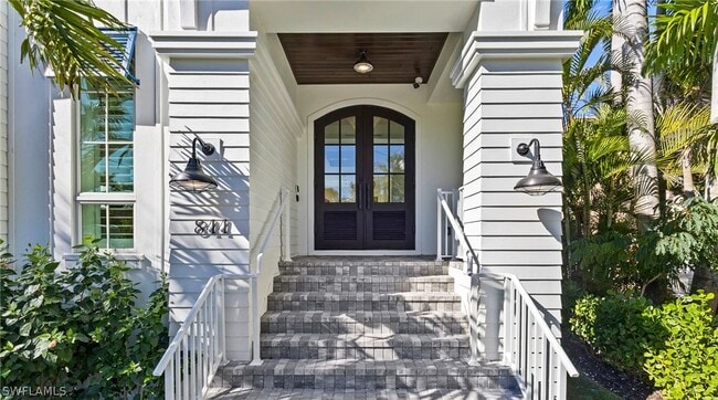 Photo - 844 8th St S