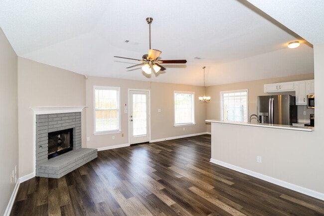 Photo - 1123 Dove Hollow Cir W
