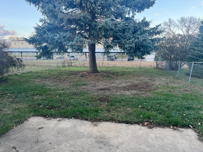 Photo - 5400 W 44th St