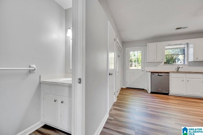 Photo - 5530 St James St