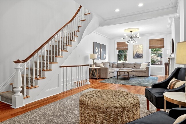 Photo - 941 Bloomfield St